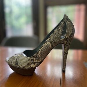 BCBG Max Azria piton heels